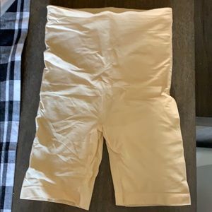 Empetua- High Waisted Shaper Short NWT